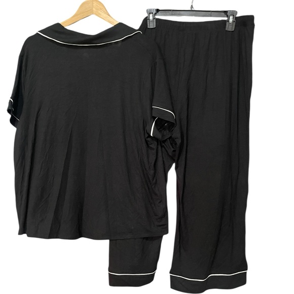 Auden Women's Cloud Knit Short Sleeve Collar Top and Cropped Pants Pajama Set - Picture 7 of 8